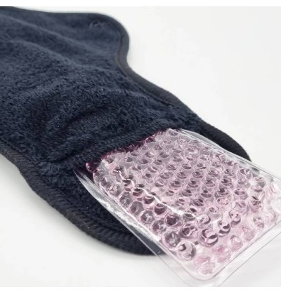 Schmerzhafte Regel: Handtücher + entlastende Pads warm/kalt