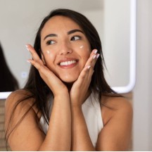 Mattierende Creme gegen Hautunreinheiten